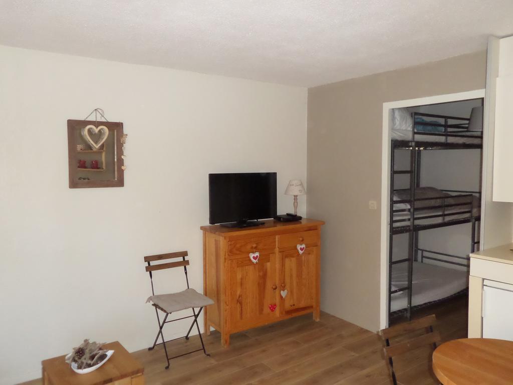 Appartements Les Balcons Du Soleil Font-Romeu-Odeillo-Via Екстериор снимка